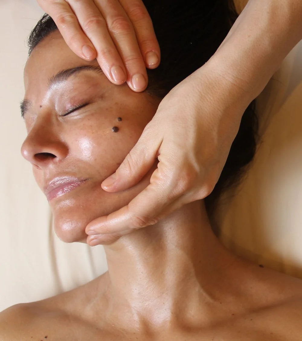 Why Lymphatic Sculpting Buccal Is The Go-To Treatment For Facial Contouring